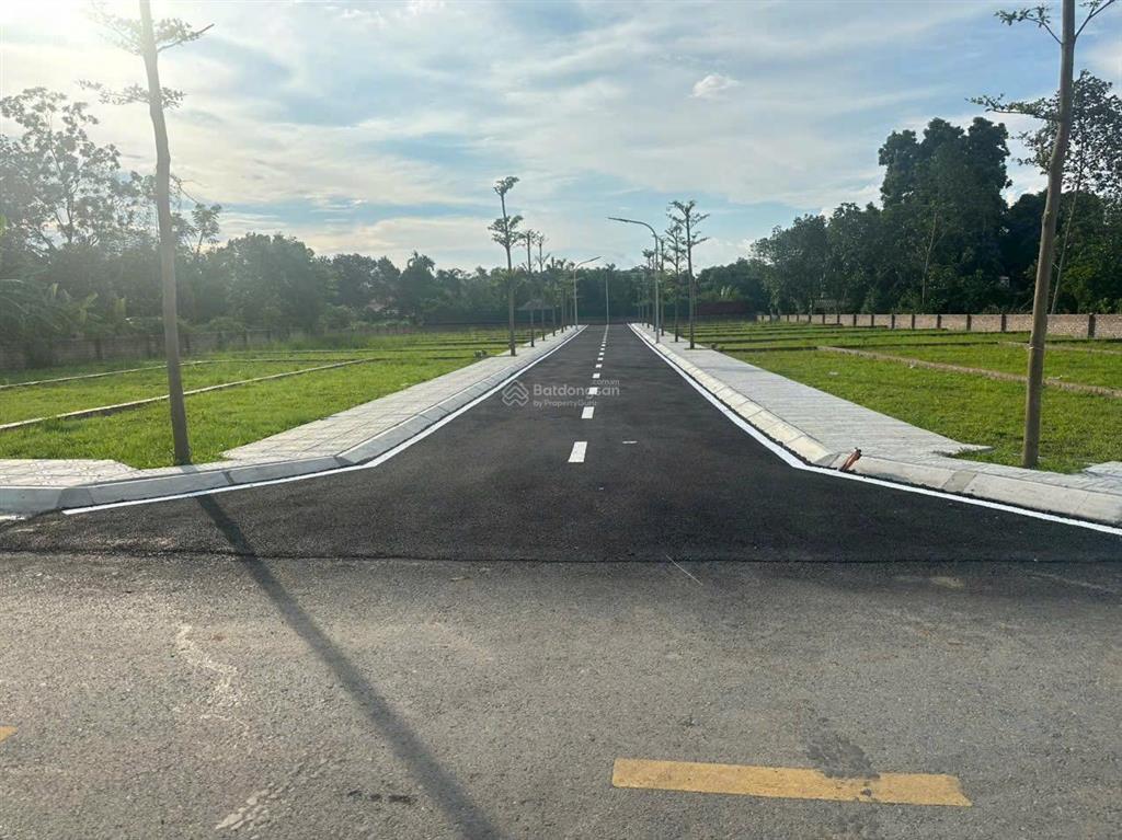 Bán gấp 100m mặt tiền 8m ô tô tránh kinh doanh 2,5 tỷ