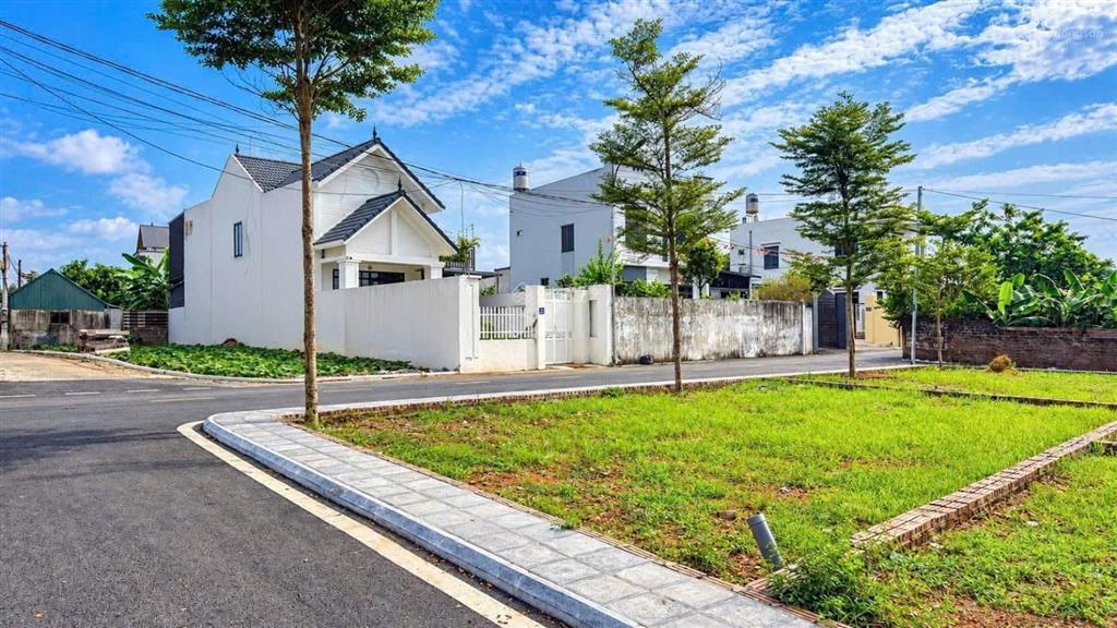 Cần bán 100m2 mt 6.5m ngay sát trung tâm xã bất bạt, 600 triệu