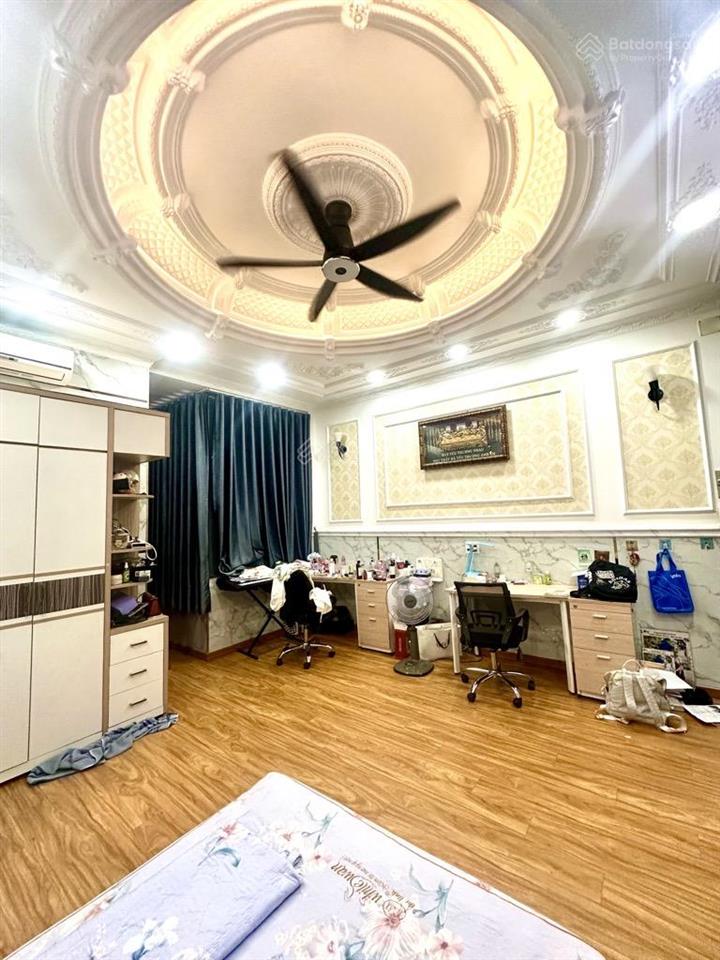 Khu vip đường trần thị trọng ( cống lở), nhà 5 tầng, 4,2x19m giá 11 tỷ