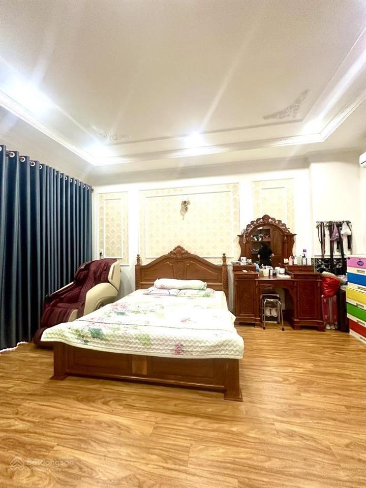 Khu vip đường trần thị trọng ( cống lở), nhà 5 tầng, 4,2x19m giá 11 tỷ