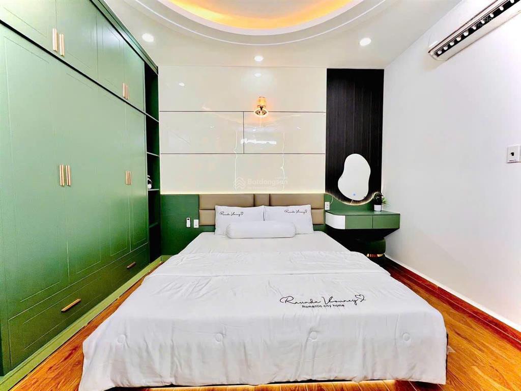 Nhà mới đẹp hxh hoàng bật đạt, 4 tầng giá chỉ 9,7 tỷ