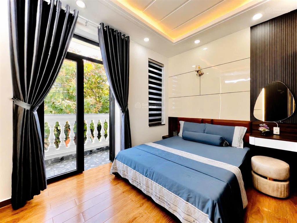 Nhà mới đẹp hxh hoàng bật đạt, 4 tầng giá chỉ 9,7 tỷ