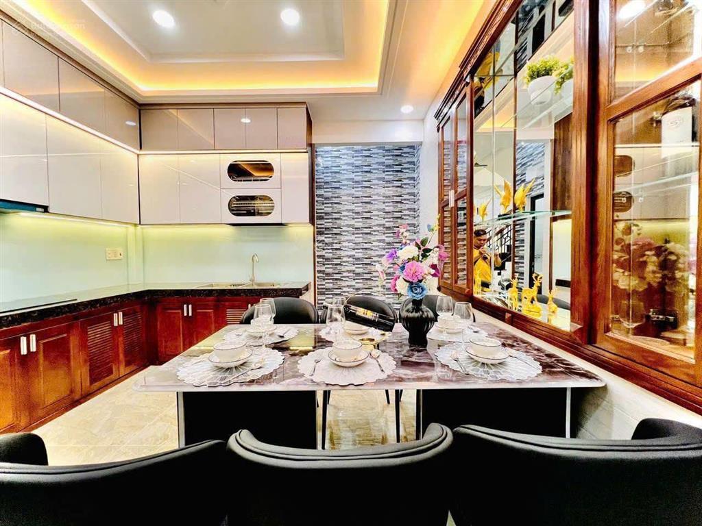 Nhà mới đẹp hxh hoàng bật đạt, 4 tầng giá chỉ 9,7 tỷ