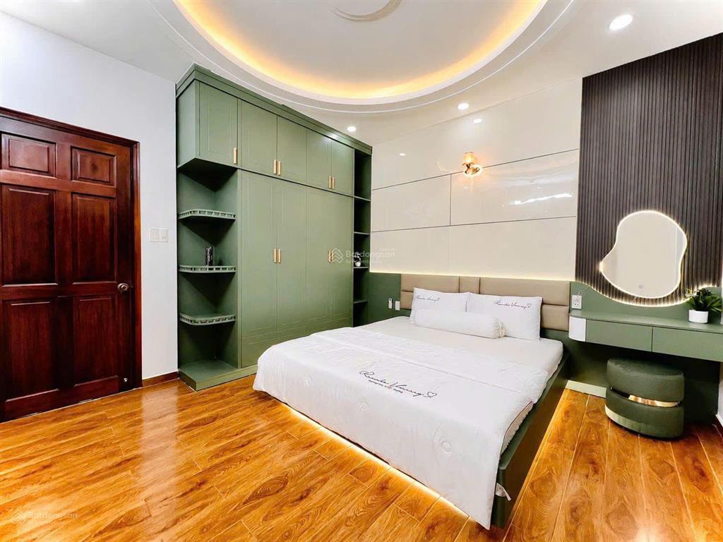Nhà mới đẹp hxh hoàng bật đạt, 4 tầng giá chỉ 9,7 tỷ