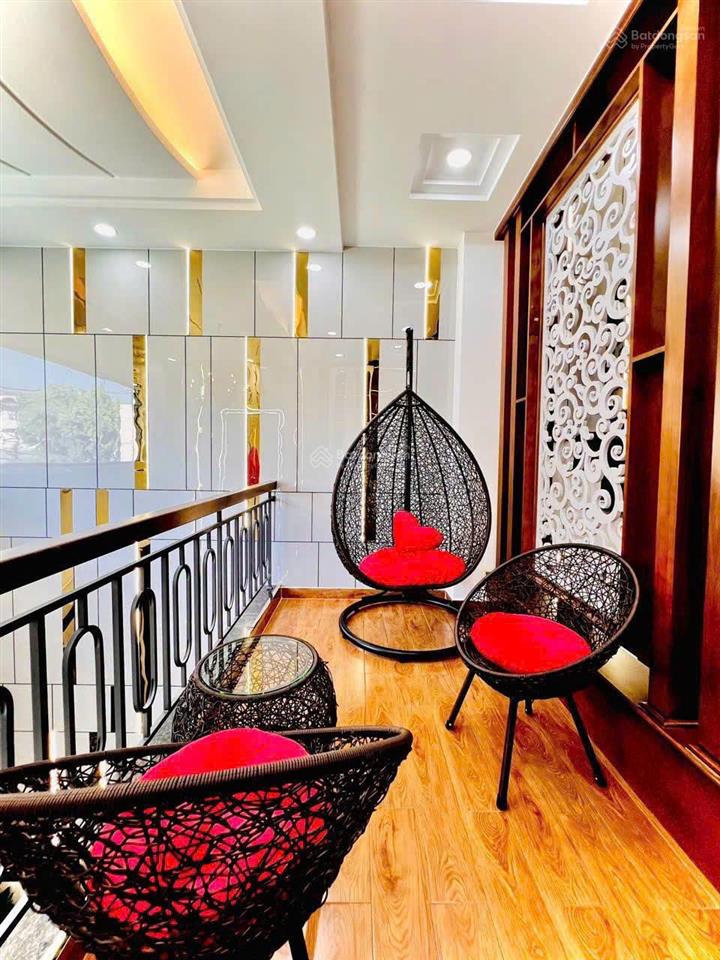 Nhà mới đẹp hxh hoàng bật đạt, 4 tầng giá chỉ 9,7 tỷ
