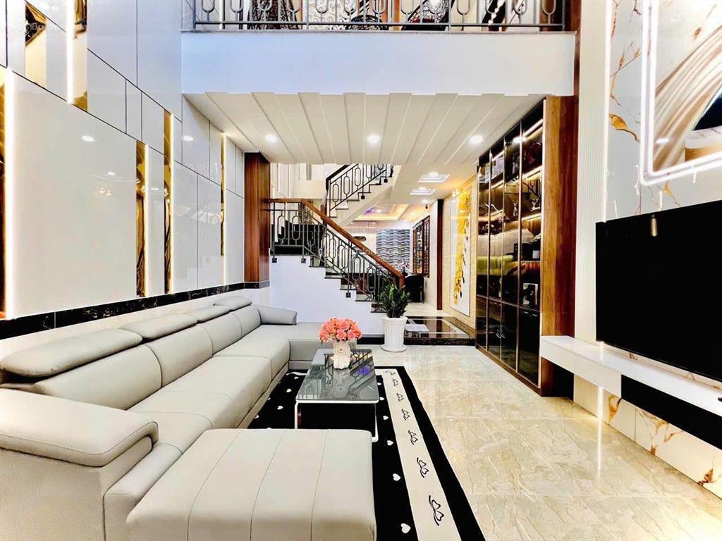 Nhà mới đẹp hxh hoàng bật đạt, 4 tầng giá chỉ 9,7 tỷ