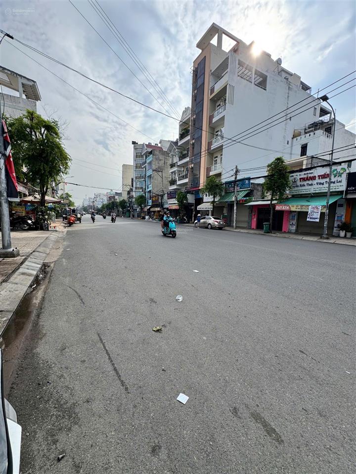 Cho thuê nhà nguyên căn mt phạm văn bạch, p. 15, tân bình, 4x24m chỉ 15tr