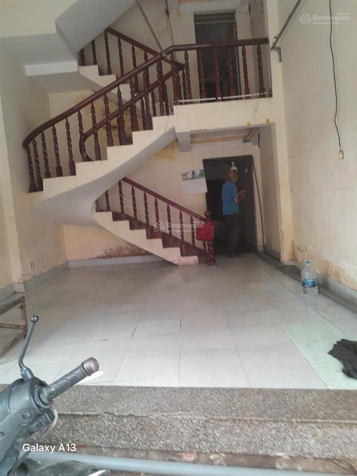 Cho thuê nhà nguyên căn mặt tiền chợ phạm văn bạch  nhà 3 tầng giá 19tr/ tháng