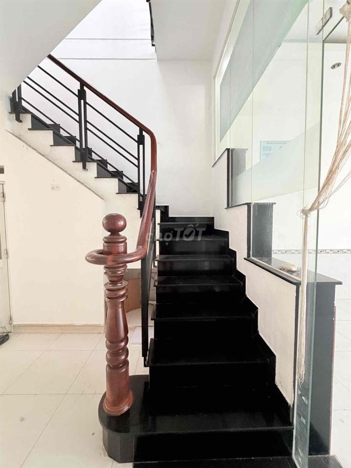 Cho thuê nhà nguyên căn Thạnh Xuân 21 khu VIP làm Spa
