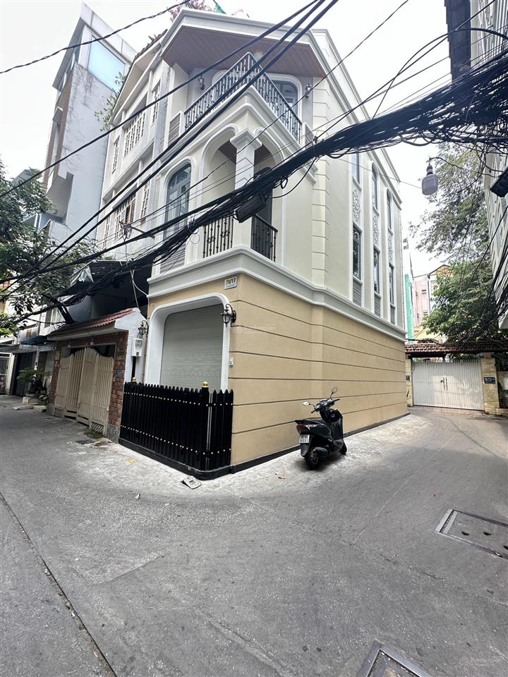 Mua bán nhà quận 4, nhà tốt, kèo thơm. 3 mặt tiền, hẻm xe hơi, 3 tầng hoàn công , khánh hội !