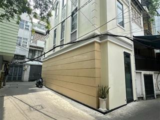 Mua bán nhà quận 4, nhà tốt, kèo thơm. 3 mặt tiền, hẻm xe hơi, 3 tầng hoàn công , khánh hội !