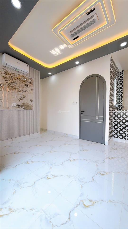 Mua bán nhà quận 4, 35m2 đất, 4 tầng, đường số xe hơi, trục đường tân vĩnh !