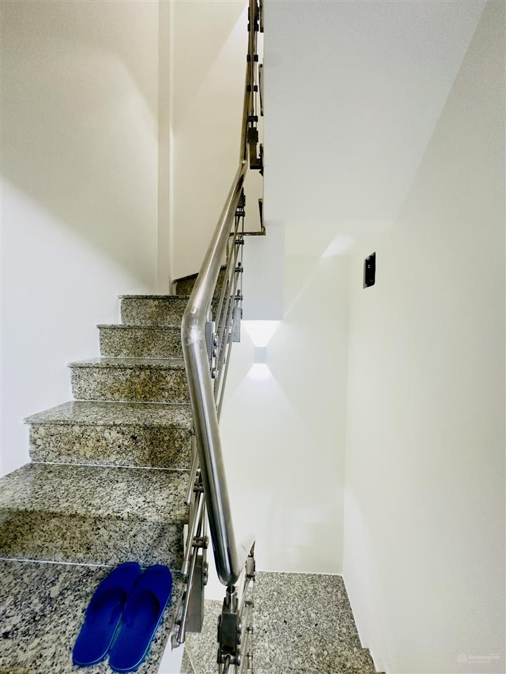 Mua bán nhà quận 4, 5 tầng hoàn công, dân cư hiện hữu, gần mặt tiền đường đoàn văn bơ !