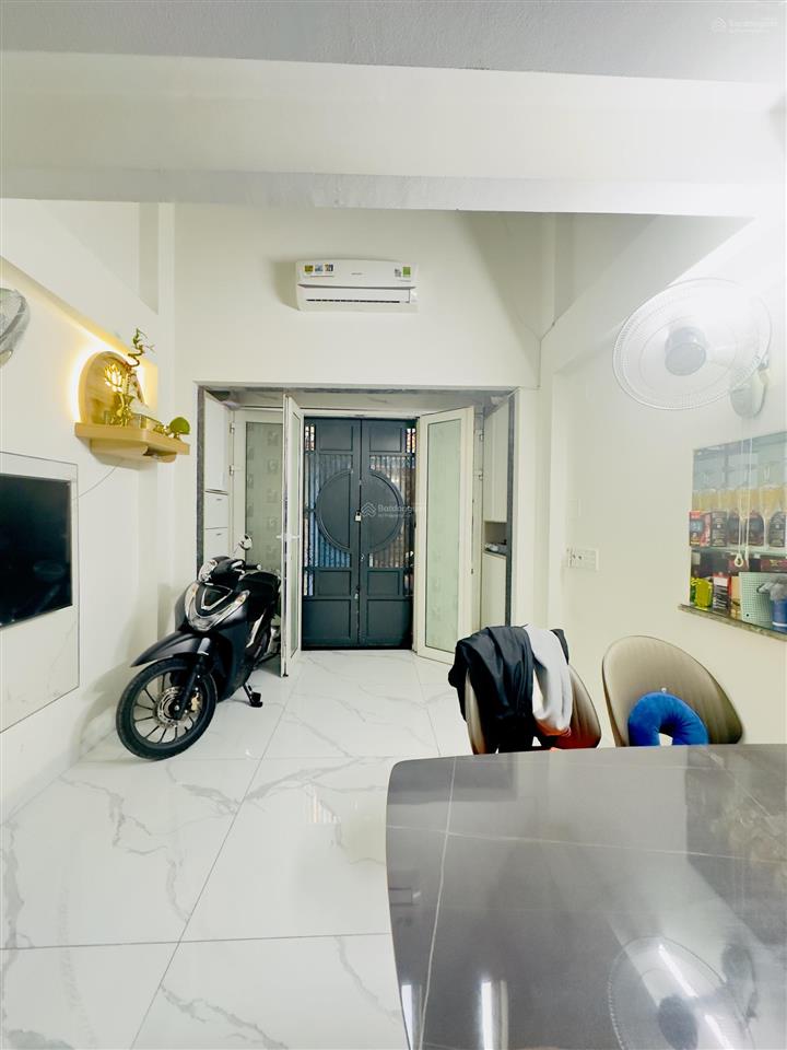 Mua bán nhà quận 4, 5 tầng hoàn công, dân cư hiện hữu, gần mặt tiền đường đoàn văn bơ !