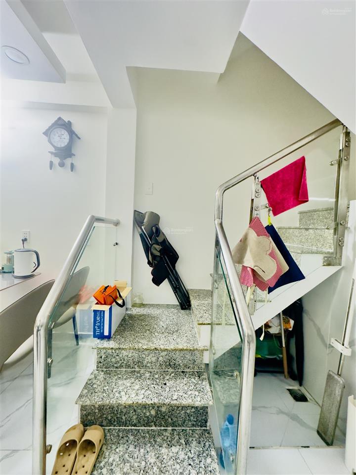 Mua bán nhà quận 4, 5 tầng hoàn công, dân cư hiện hữu, gần mặt tiền đường đoàn văn bơ !