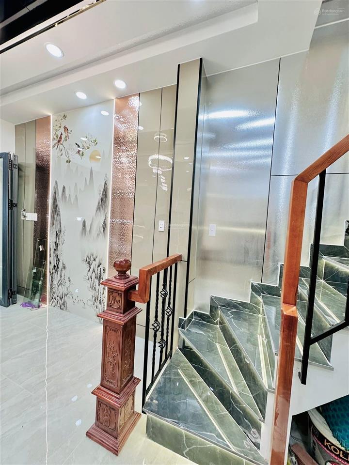 Mua bán nhà quận 4, 4 tầng, nhà mới, khu dân cư hiện hữu, trục đường đoàn văn bơ với vĩnh khánh!