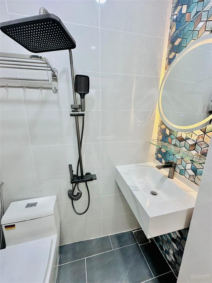 Mua bán nhà quận 4, 4 tầng, nhà mới, khu dân cư hiện hữu, trục đường đoàn văn bơ với vĩnh khánh!