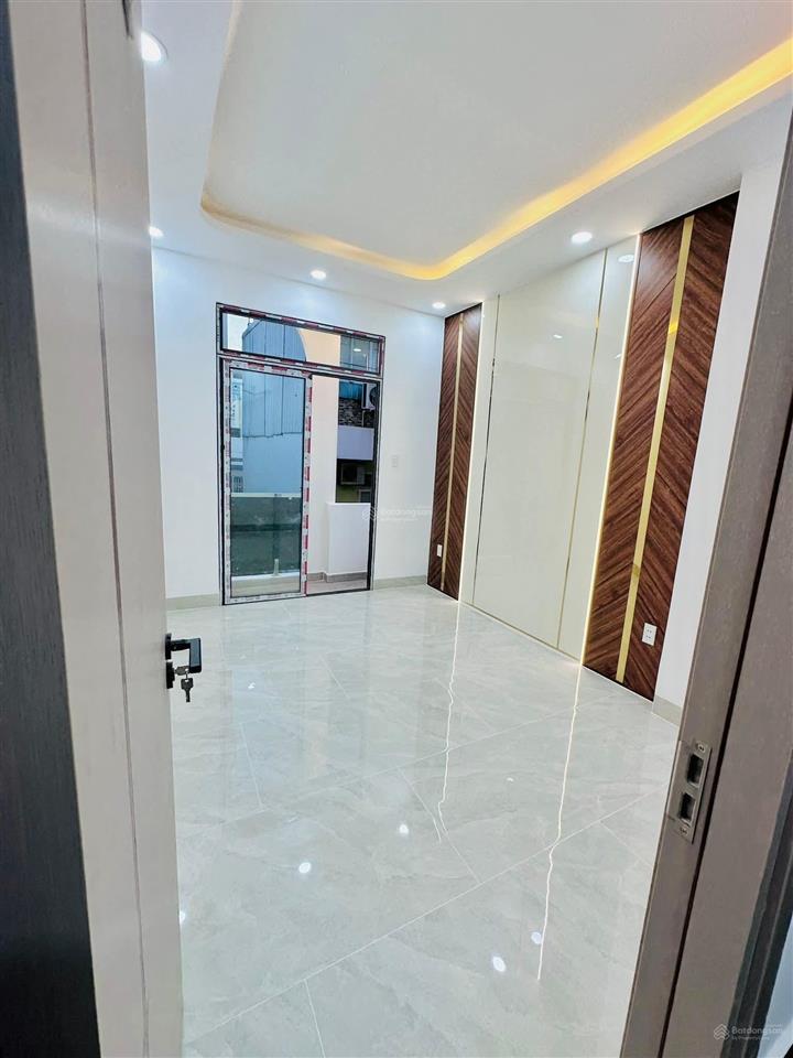 Mua bán nhà quận 4, 4 tầng, nhà mới, khu dân cư hiện hữu, trục đường đoàn văn bơ với vĩnh khánh!