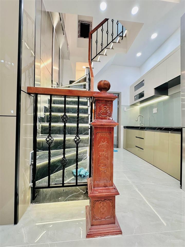 Mua bán nhà quận 4, 4 tầng, nhà mới, khu dân cư hiện hữu, trục đường đoàn văn bơ với vĩnh khánh!