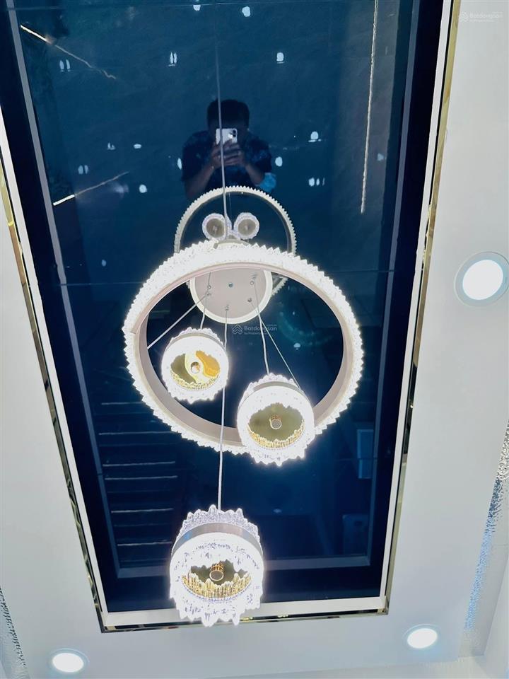 Mua bán nhà quận 4, 4 tầng, nhà mới, khu dân cư hiện hữu, trục đường đoàn văn bơ với vĩnh khánh!