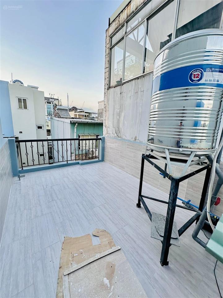 Mua bán nhà quận 4, 4 tầng, nhà mới, khu dân cư hiện hữu, trục đường đoàn văn bơ với vĩnh khánh!