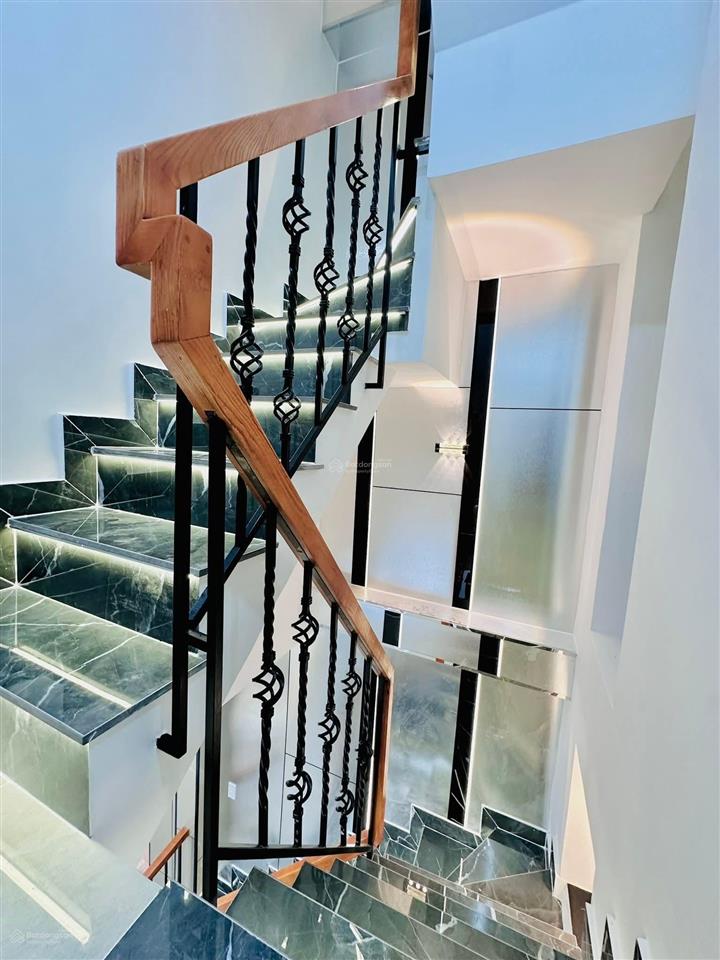 Mua bán nhà quận 4, 4 tầng, nhà mới, khu dân cư hiện hữu, trục đường đoàn văn bơ với vĩnh khánh!