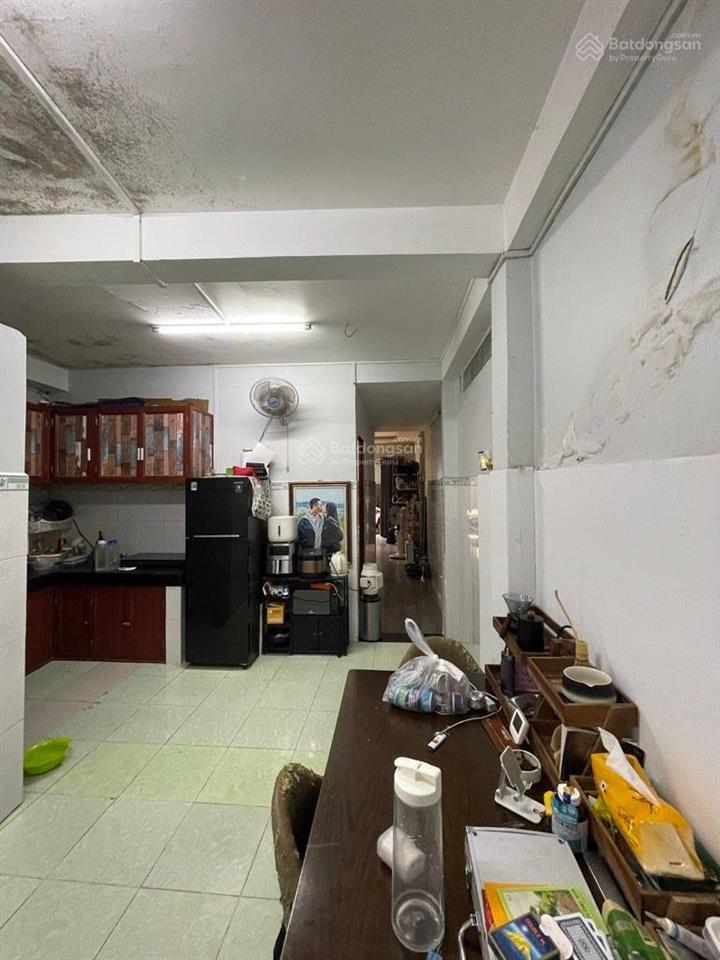 Mua bán nhà quận 4, 70m2 đất, khu dân cư hiện hữu, hẻm thông, có thu nhập sẵ, xóm chiếu !