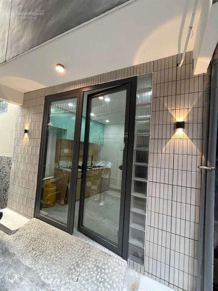 Mua bán nhà quận 4, 3 tầng, dân cư chỉnh trang, nhà mới đẹp, gần mặt tiền bến vân đồn !