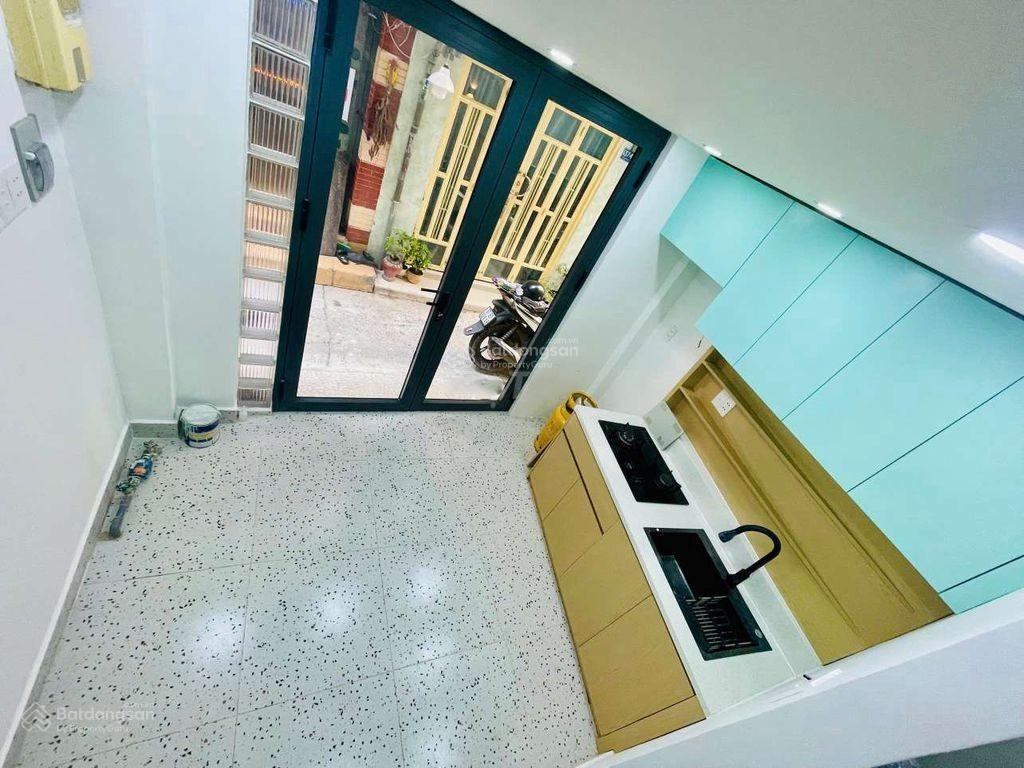 Mua bán nhà quận 4, 3 tầng, dân cư chỉnh trang, nhà mới đẹp, gần mặt tiền bến vân đồn !