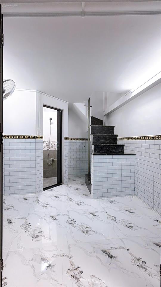 Mua bán nhà quận 4, 3 tầng, dân cư hiện hữu, ngay trung tâm quận 4, tôn đản, phường khánh hội !