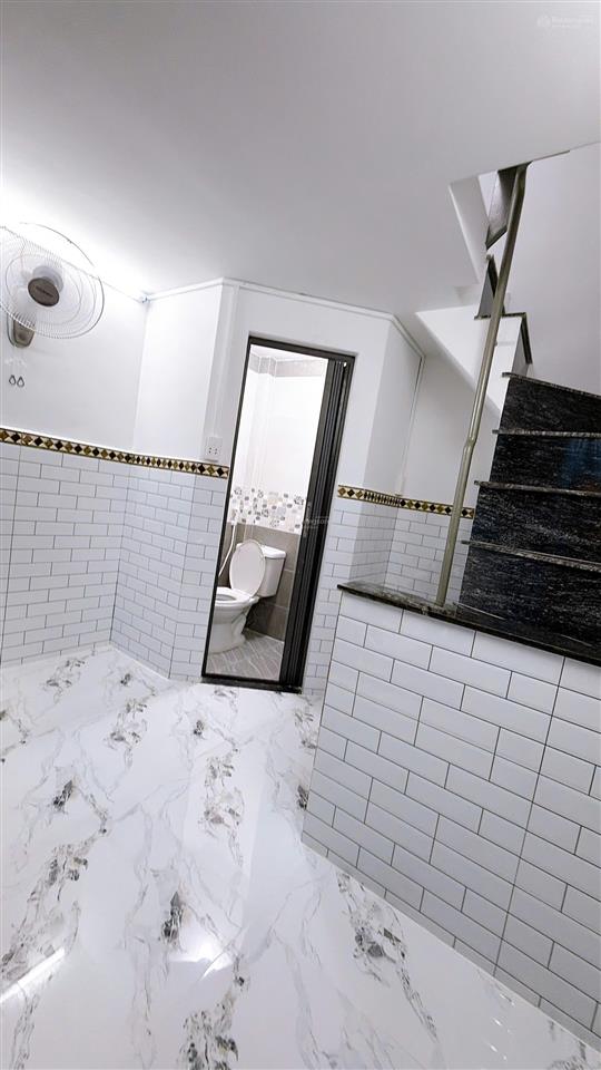 Mua bán nhà quận 4, 3 tầng, dân cư hiện hữu, ngay trung tâm quận 4, tôn đản, phường khánh hội !