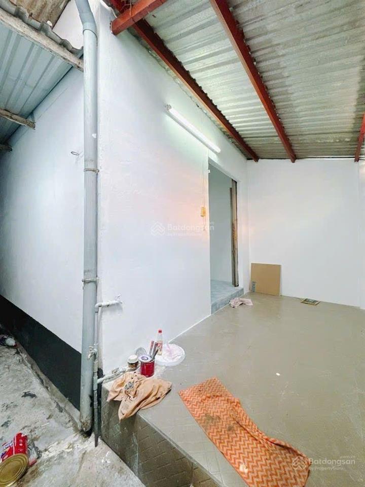 Mua bán nhà quận 4, 60m2 đất, đất dân cư, hẻm thông chợ 200, phường xóm chiếu !