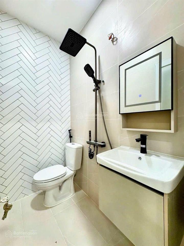 Mua bán nhà quận 4, 30m2 đất, nhà mới đẹp vào ở ngay, đường đoàn văn bơ, p xóm chiếu !