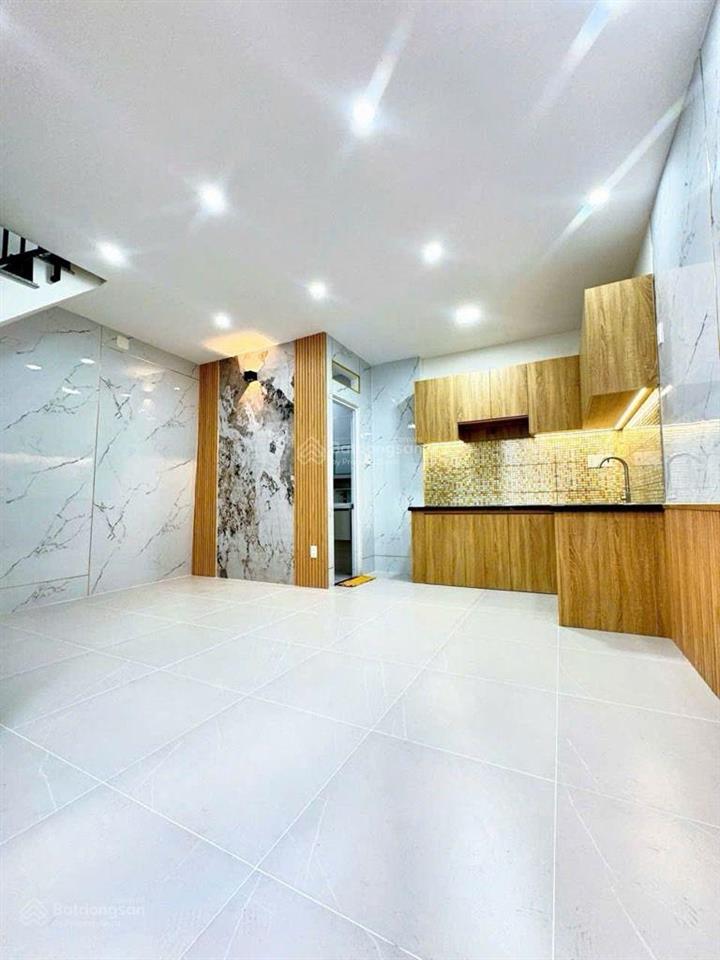 Mua bán nhà quận 4, 30m2 đất, nhà mới đẹp vào ở ngay, đường đoàn văn bơ, p xóm chiếu !