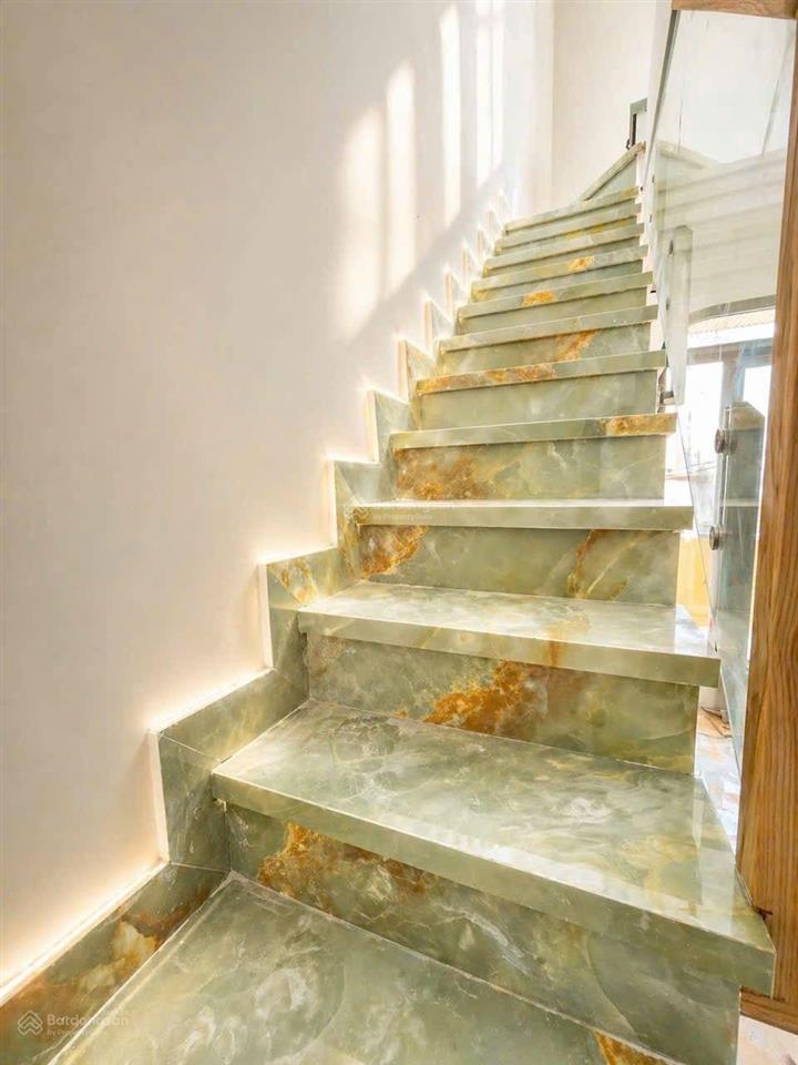 Mua bán nhà quận 4, 3 tầng, dân cư, nhà mới, gần mặt tiềm đường, phường xóm chiếu !