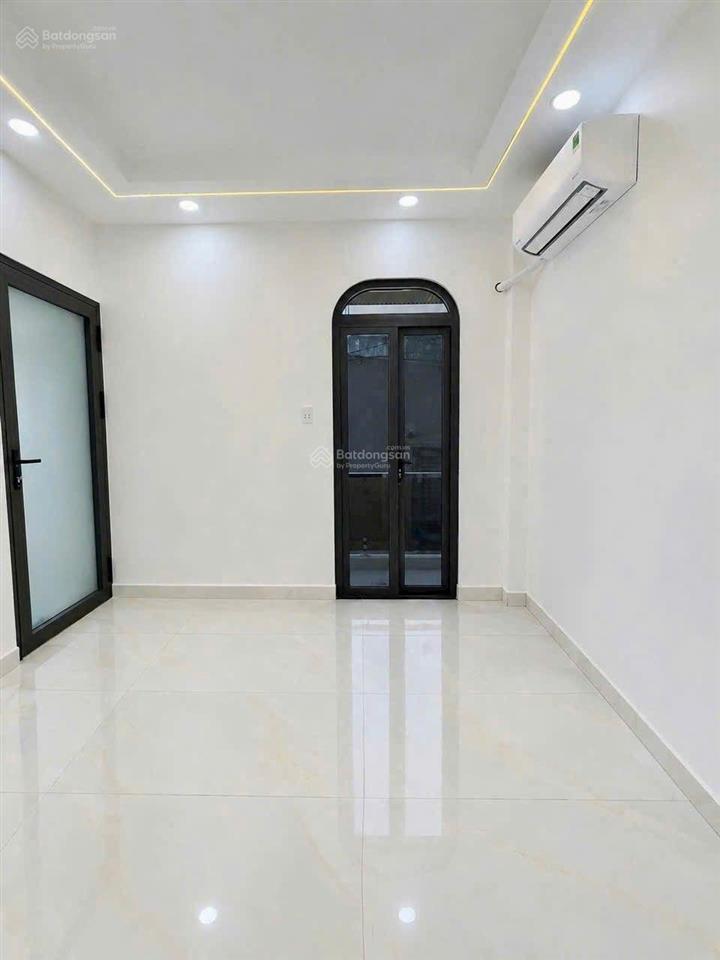 Mua bán nhà quận 4, 3 tầng, dân cư, nhà mới, gần mặt tiềm đường, phường xóm chiếu !