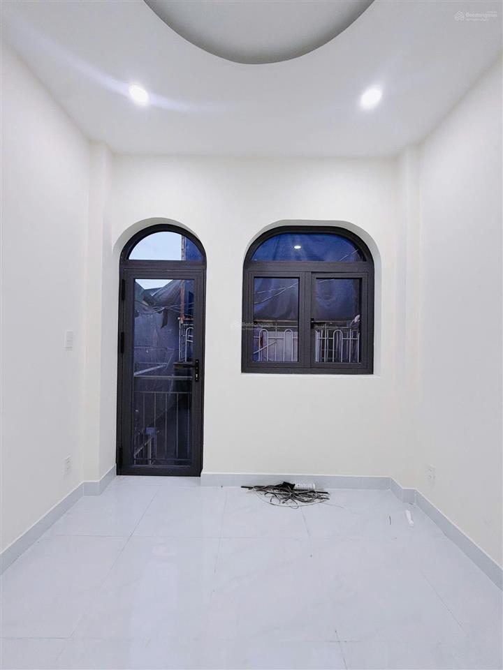 Mua bán nhà quận 4, dân cư hiện hữu, 33m2 đất, 2 tầng, nhà mới, đường tôn đản thông vĩnh hội !
