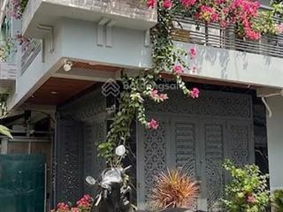 Mua bán nhà quận 4, 2 tầng, căn góc, đường số xe hơi, phường khánh hội !