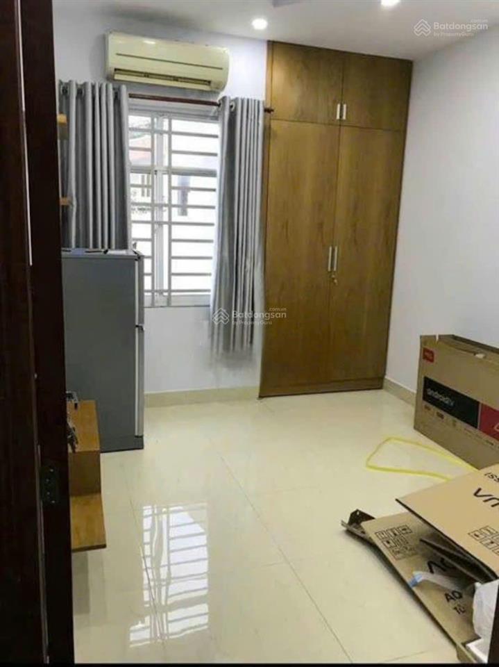 Mua bán nhà quận 4, 4 tầng hoàn công, 40m2 đất, hẻm 1/, cách mặt tiền đường 70m, p. xóm chiếu.