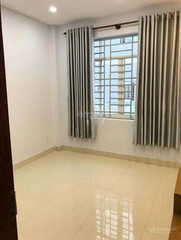 Mua bán nhà quận 4, 4 tầng hoàn công, 40m2 đất, hẻm 1/, cách mặt tiền đường 70m, p. xóm chiếu.
