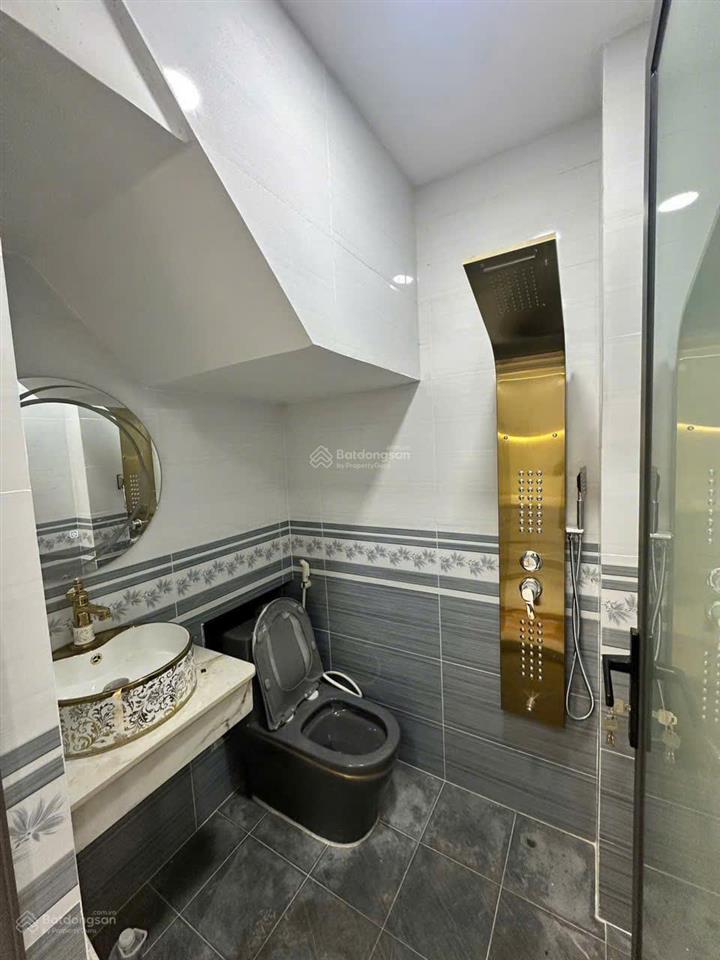 Mua bán nhà quận 4, 3 tầng hoàn công, khu dân cư hiện hữu, tôn thất thuyết vs bến vân đồn !