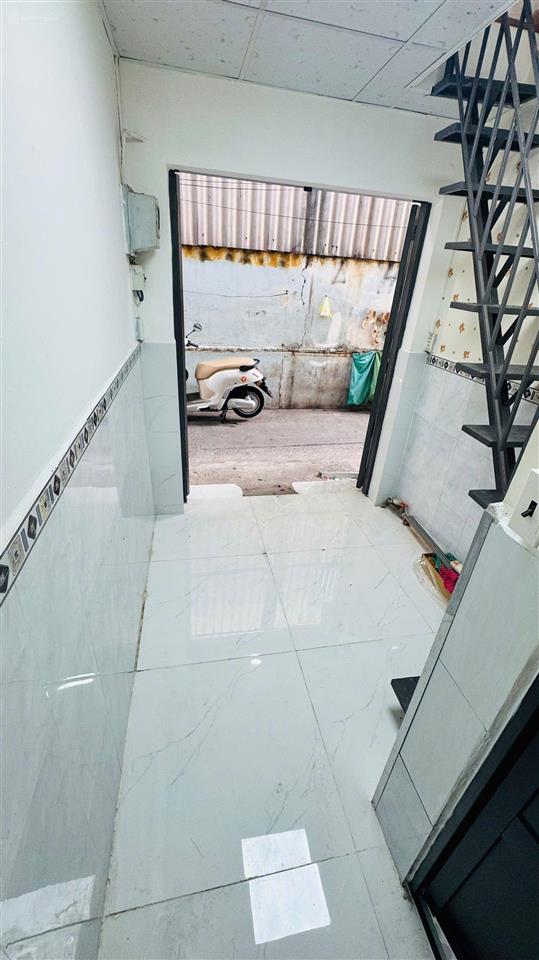 Mua bán nhà quận 4, 2 tầng, hẻm rộng,nhà nhỏ giá rẻ, phường xóm chiếu !