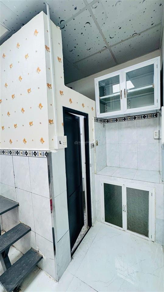 Mua bán nhà quận 4, 2 tầng, hẻm rộng,nhà nhỏ giá rẻ, phường xóm chiếu !
