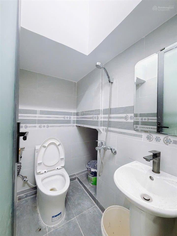 Mua bán nhà quận 4, 33m2 đất, dân cư hiện hữu, hẻm thông, 3 tầng, phường khánh hội