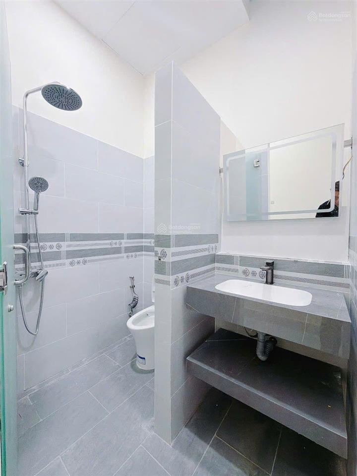 Mua bán nhà quận 4, 33m2 đất, dân cư hiện hữu, hẻm thông, 3 tầng, phường khánh hội