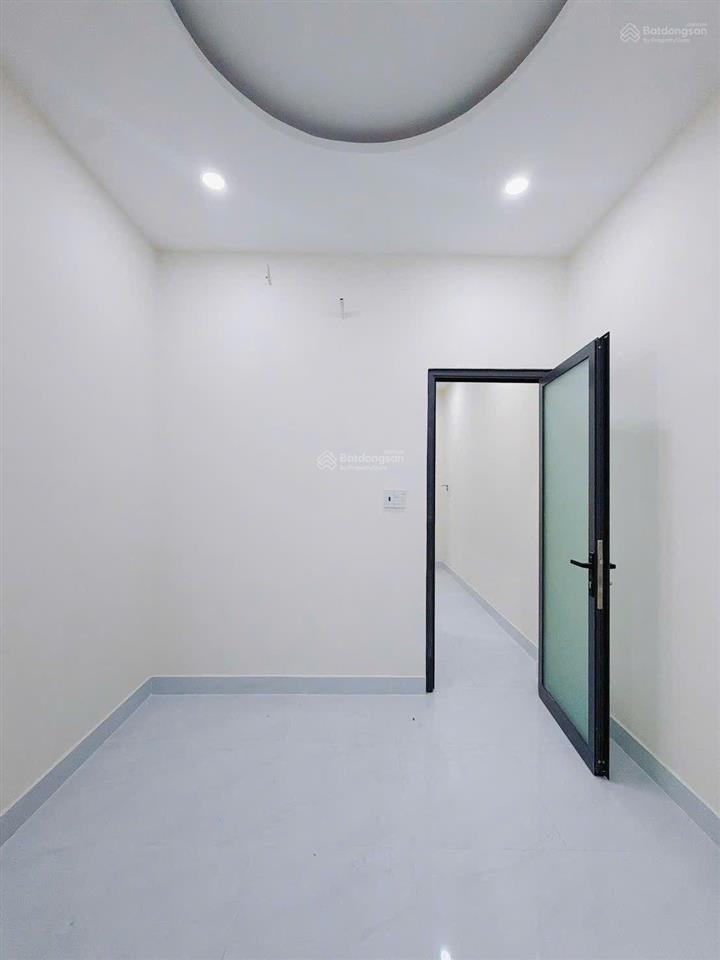 Mua bán nhà quận 4, 33m2 đất, dân cư hiện hữu, hẻm thông, 3 tầng, phường khánh hội