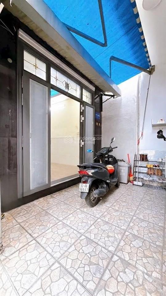 Mua bán nhà quận 4, 4 tầng hoàn công, dân cư hiện hữu, không lo giải tỏa, đường tôn đản!
