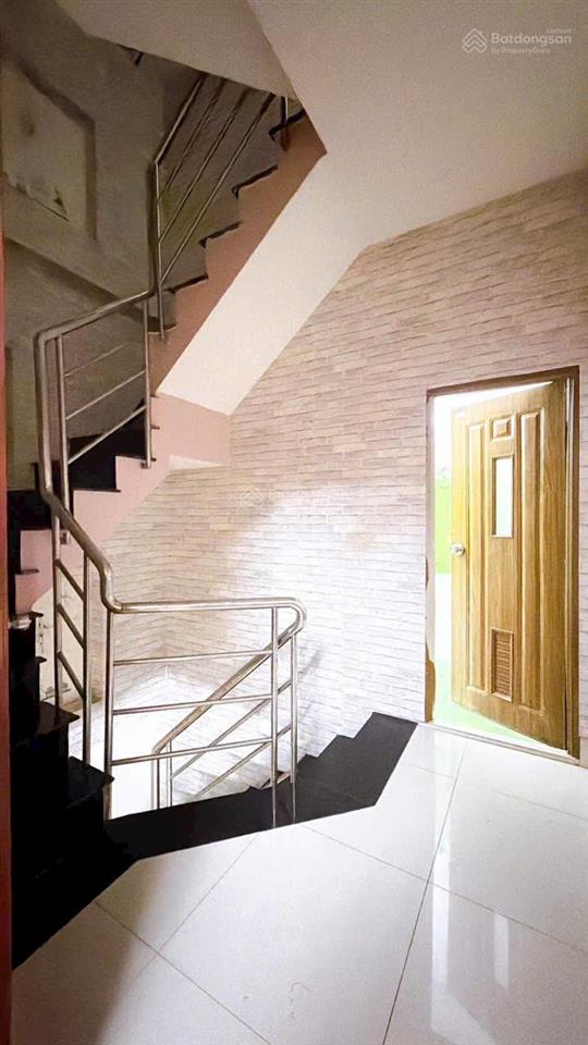 Mua bán nhà quận 4, 4 tầng hoàn công, dân cư hiện hữu, không lo giải tỏa, đường tôn đản!