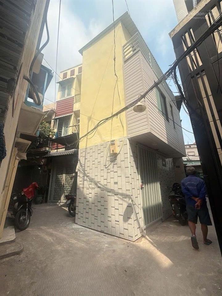 Mua bán nhà quận 4, 3 tầng hoàn công, góc 2 mặt hẻm thông bến vân đồn thông khánh hội !
