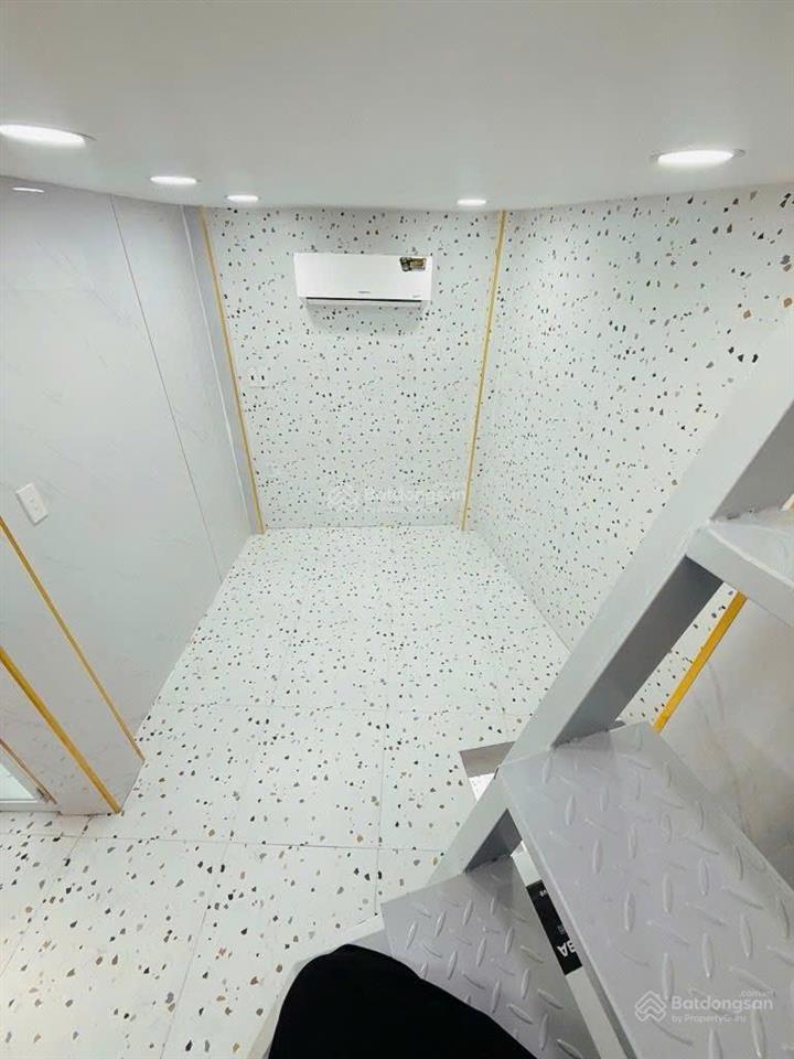 Mua bán nhà quận 4, 3 tầng hoàn công, góc 2 mặt hẻm thông bến vân đồn thông khánh hội !
